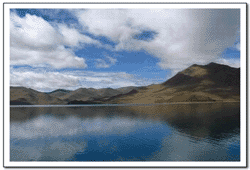 羊卓雍湖（ヤムドゥク湖）3
